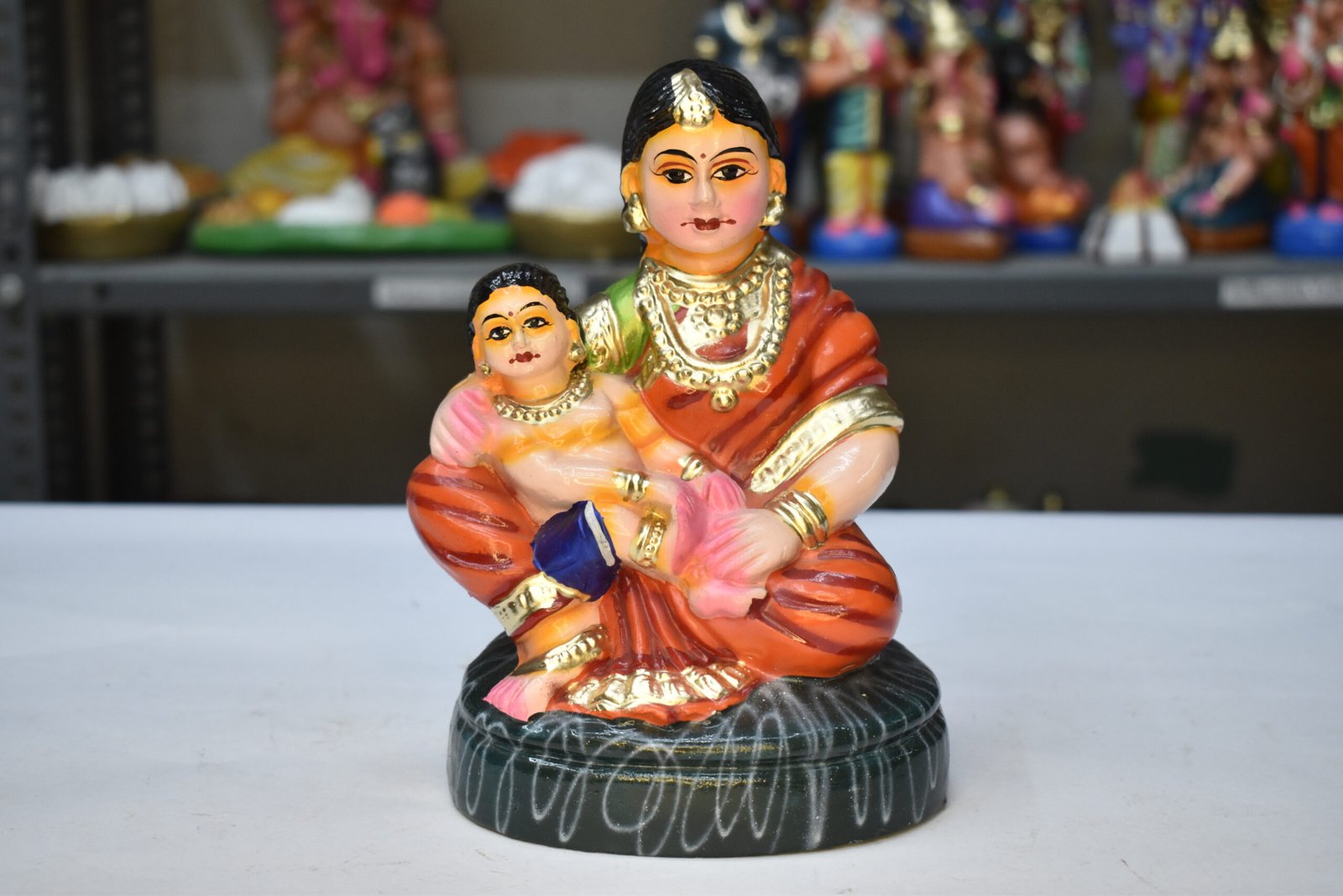 RGD MOM WITH LIITLE SON 7"