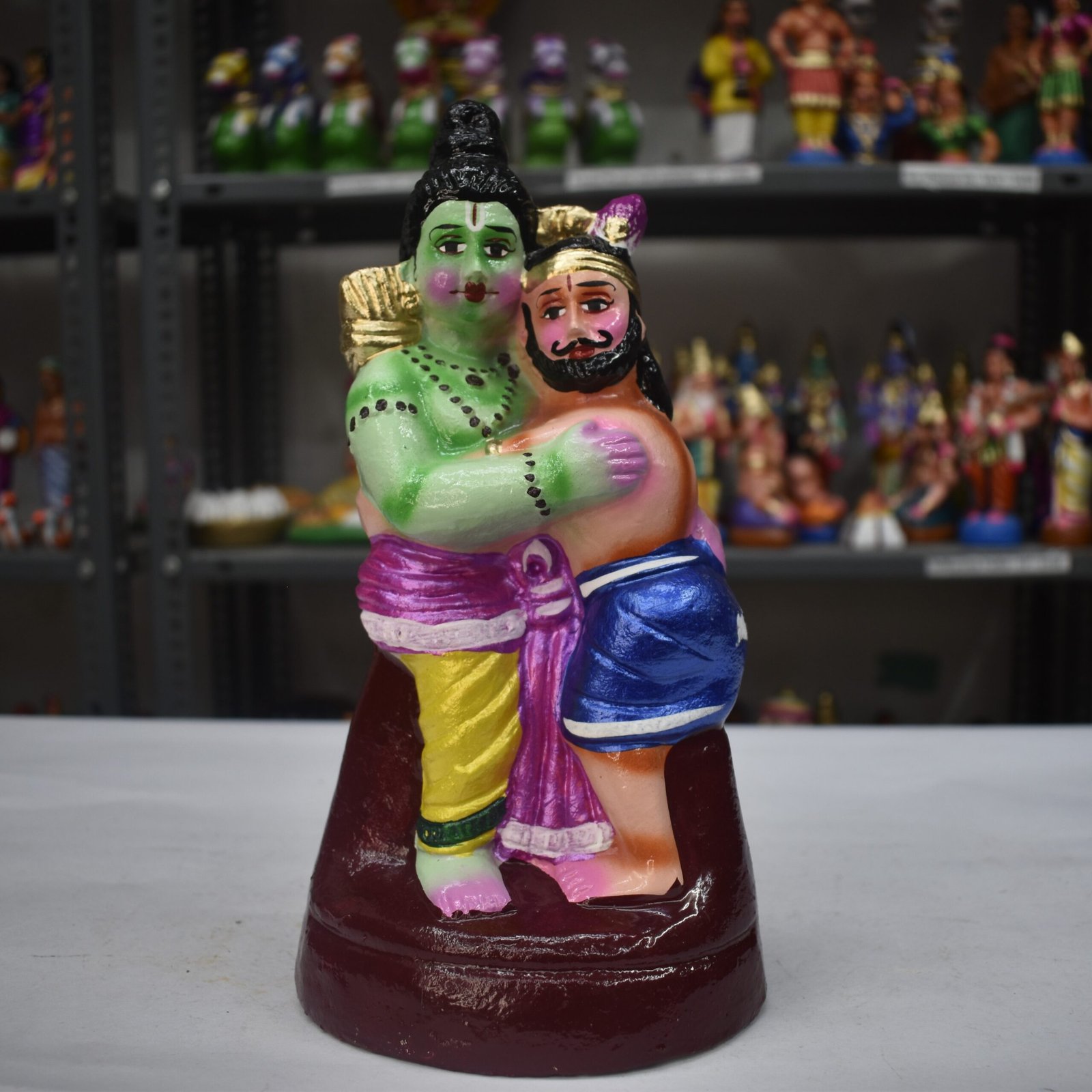 RGD RAMAR GUGAN HUGGING 10"