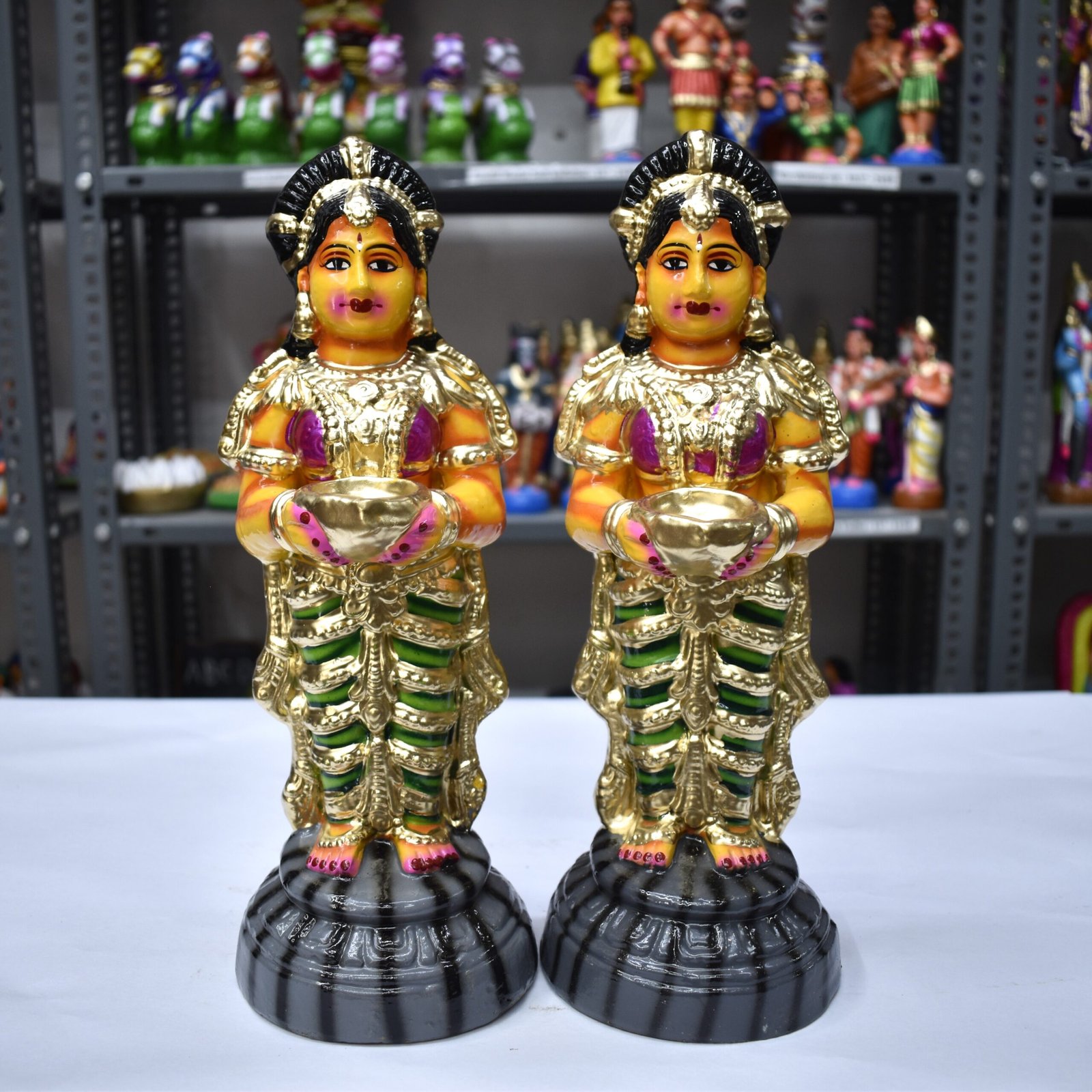 RGD PAAVAI VILLAKKU 12"